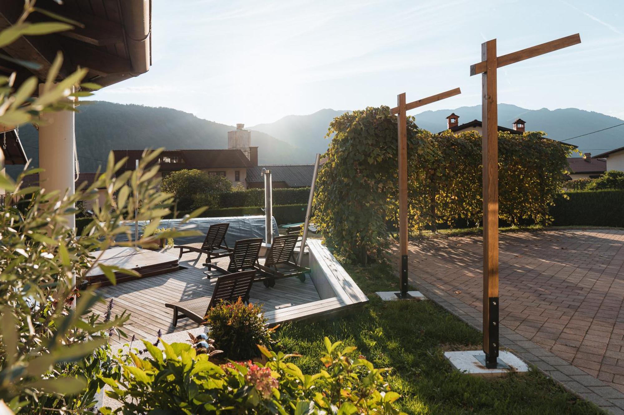 Hotel Penzion Kobala Tolmin Exterior foto