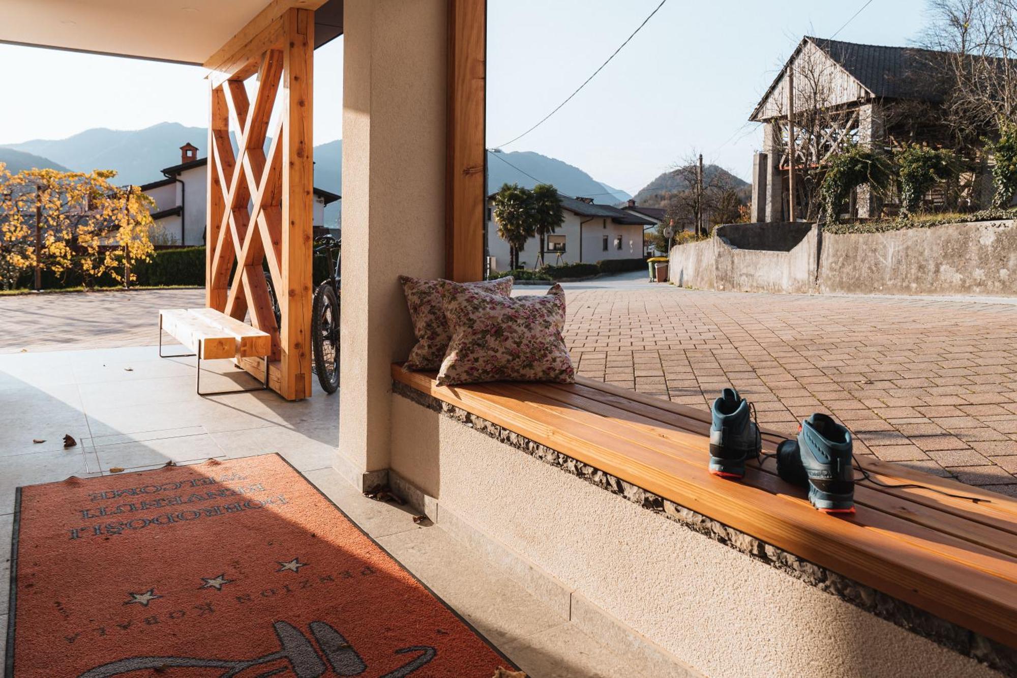 Hotel Penzion Kobala Tolmin Exterior foto